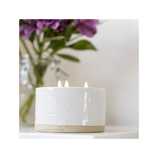 Ceramic - scented 3 Wick Candle - 550g